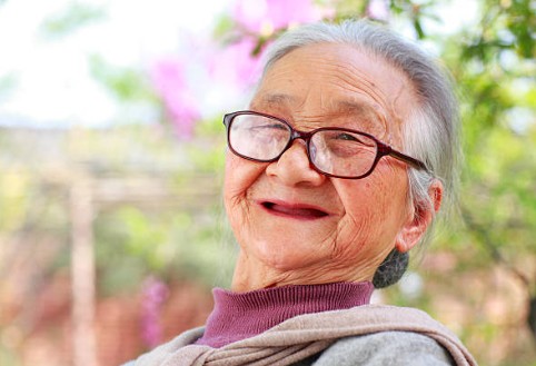 कंगालों की जिंदगी जी रही थी 25 करोड़ की मालकिन...फिर 1 सलाह ने बदल दी जिंदगी