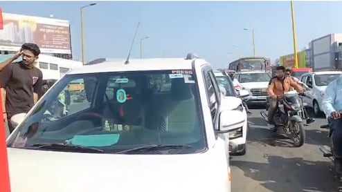 Accident VIDEO: अचानक ब्रेक मारला, 3 गाड्या धडकल्या, विचित्र अपघातात चिमुकल्याचा अंत