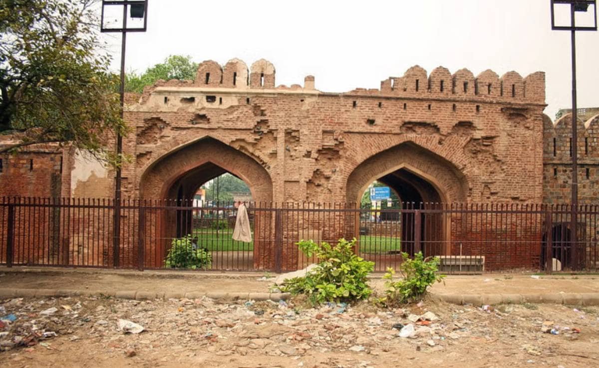 दिल्ली के खूनी दरवाजे पर क्या हुआ था? जानें कैसे पड़ा इसका नाम