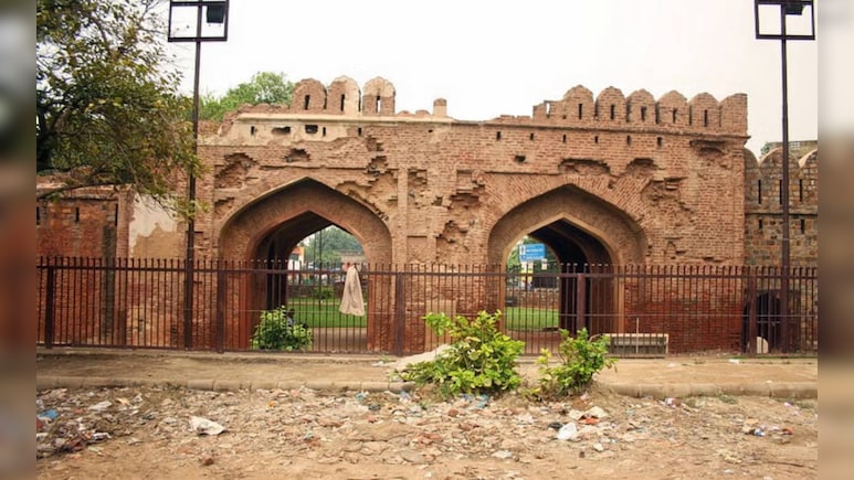 दिल्ली के खूनी दरवाजे पर क्या हुआ था? जानें कैसे पड़ा इसका नाम दिल्ली के खूनी दरवाजे पर क्या हुआ था? जानें कैसे पड़ा इसका नाम