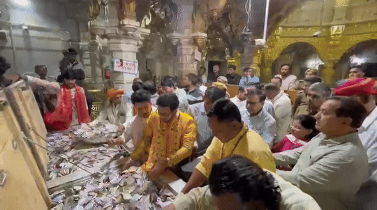 Rajasthan: सांवलिया सेठ में 20 करोड़ से ज्यादा की रिकॉर्ड दानराशि की गिनती पूरी, आज होगी तीसरे चरण की काउंटिंग