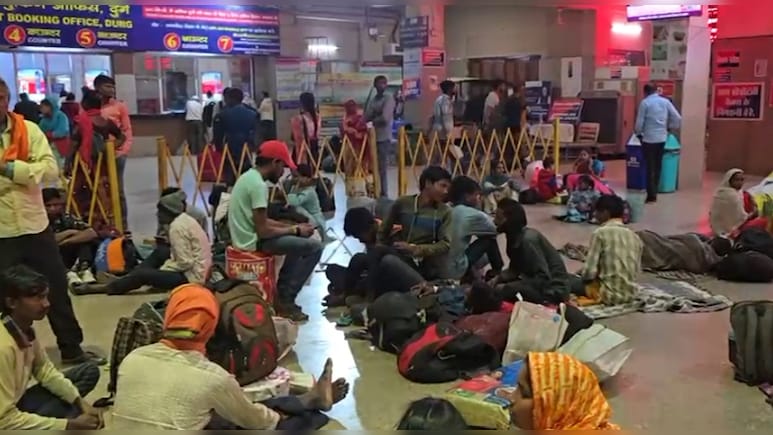 दुर्ग रेलवे स्टेशन में सुरक्षा में बड़ी लापरवाही, महीनों से बंद पड़ी बैगेज स्कैनिंग मशीन