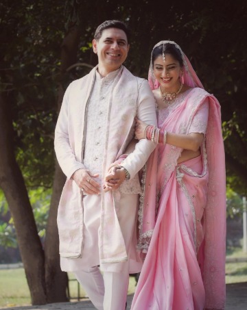 <i>Kyunki Saas Bhi Kabhi Bahu Thi</i> Actors Sandeep Baswana And Ashlesha Savant Get Married After 23 Years Of Dating