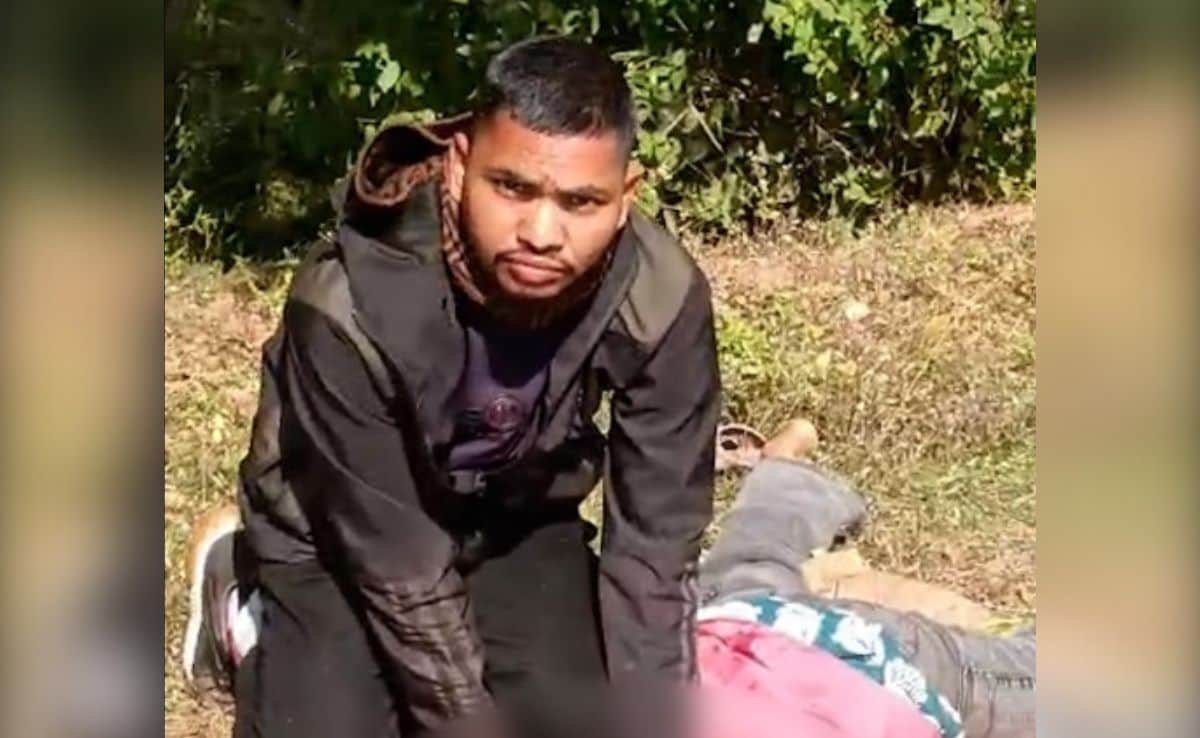 'She Betrayed Me': Man Stabs Woman At Bus Stop, Wipes Hands On Her Scarf