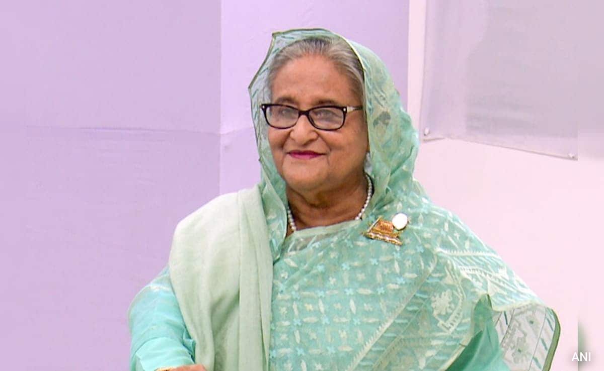 शेख हसीना पर फैसले से पहले ढाका में तनाव चरम पर, हिंसक प्रदर्शनकारियों को गोली मारने के आदेश