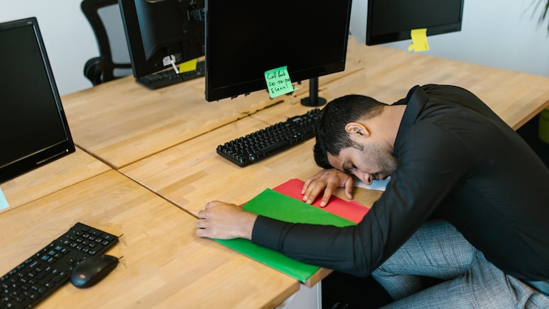 Sick Building Syndrome: Why It Spikes In Winters And What You Should Do About It