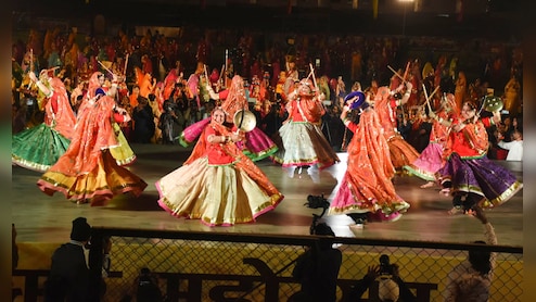 राजस्थान में घूमर महोत्सव ने बनाया रिकॉर्ड, एक साथ 6 हजार महिलाओं-युवतियों ने किया डांस