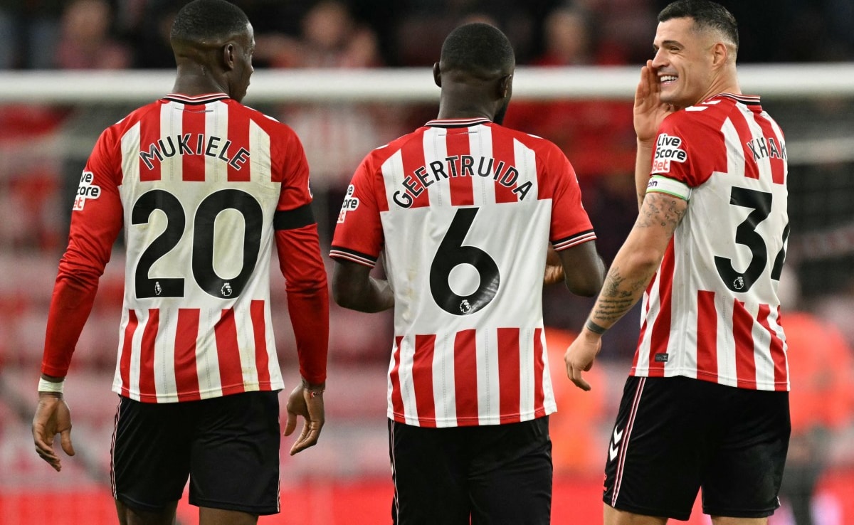 Sunderland Snap Arsenals Winning Run In Premier League Title Twist