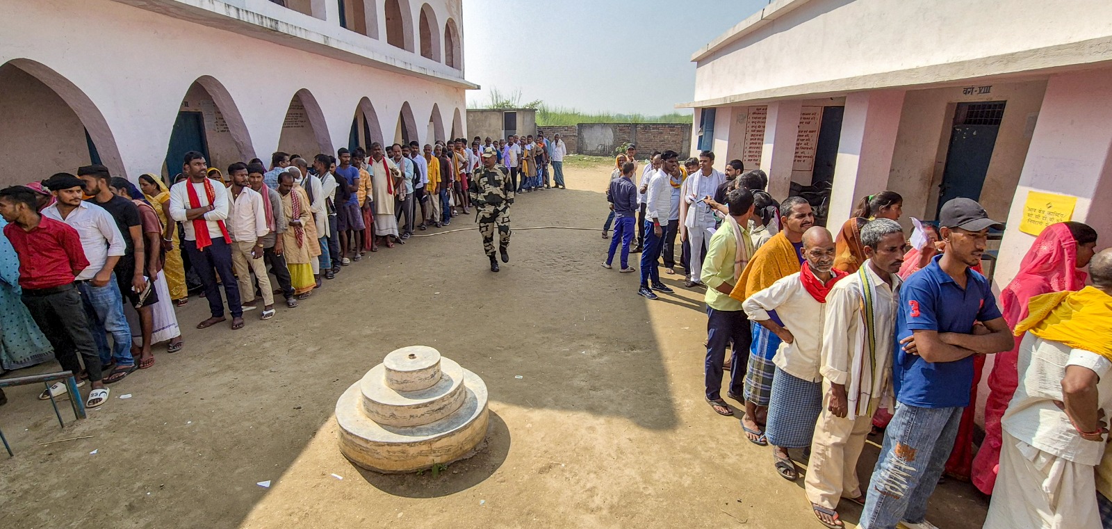 Phase 2 Voting: 11 बजे तक बिहार में 31.38 प्रतिशत मतदान, जानिए आपकी सीट पर कितने प्रतिशत वोटिंग