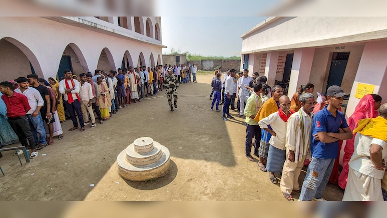 Bihar Election Phase 2 Voting: 122  सीटों पर जारी है मतदान, जानिए आपकी सीट पर कितने प्रतिशत पड़े हैं वोट