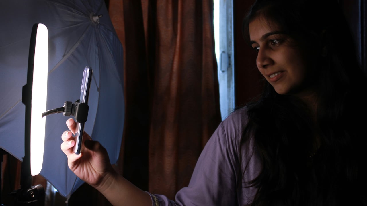 5 Best Ring Lights with Tripod Stand Under ₹500 for Perfect Selfies And Reels.