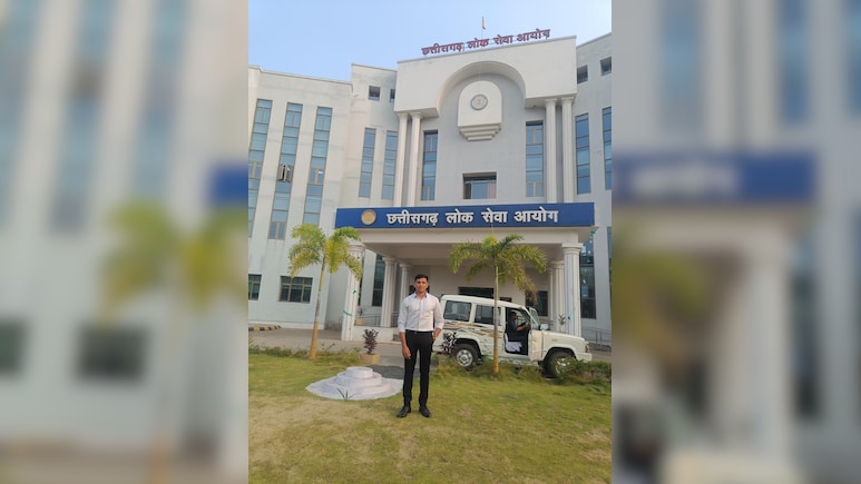 CGPSC 2024 के टॉपर देवेश ने बस्तर से की है इंजीनियरिंग, सेल्फ स्टडी कर तीसरी बार में CGPSC में हो गए सफल, जानें इनकी कहानी 