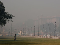 As Delhi Chokes, AIIMS Doctor Says Masks Won't Help