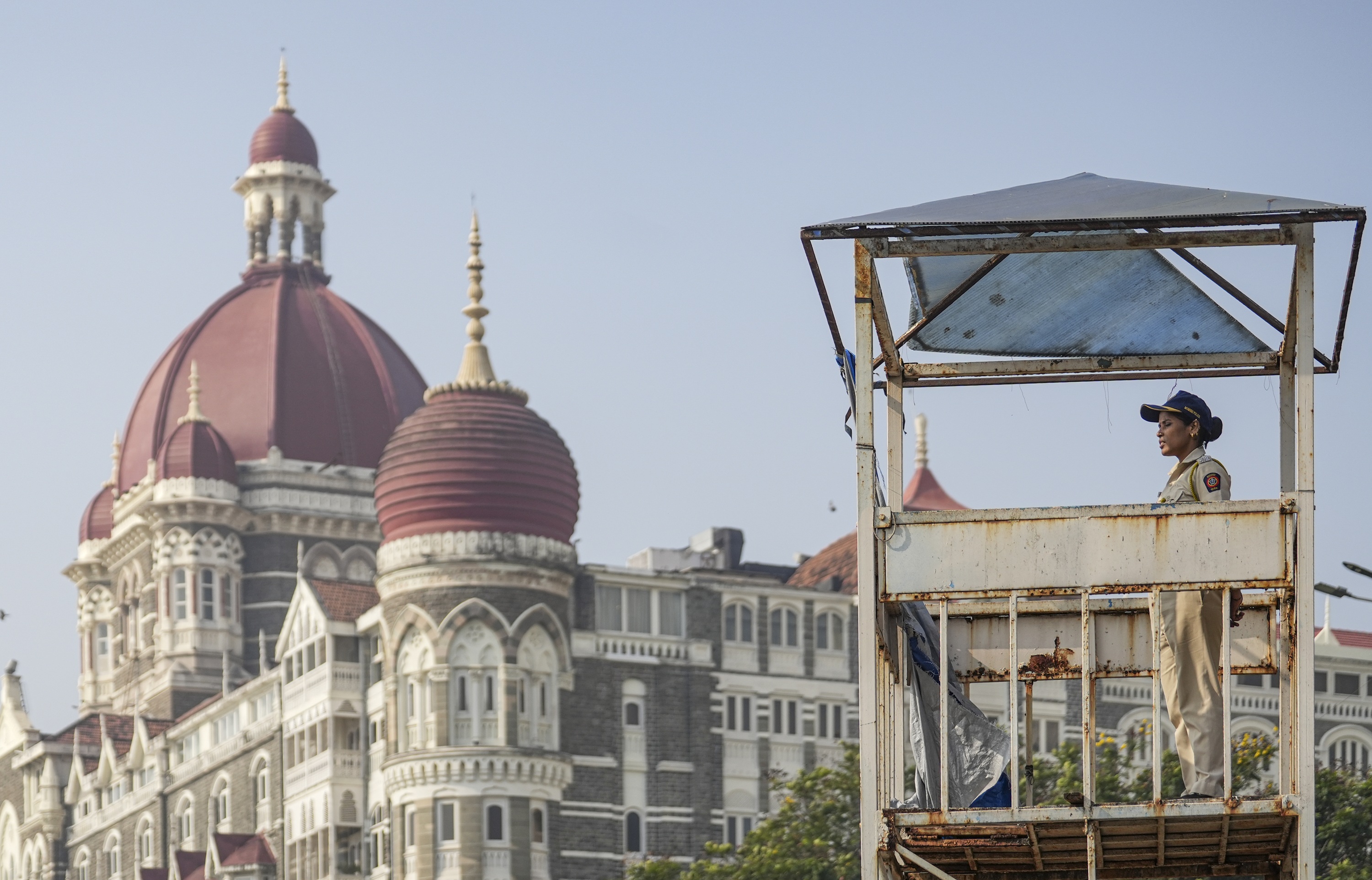 सुरक्षा सख्त, एजेंसियां सतर्क, AI कैमरों से स्कैनिंग, हर वाहन पर नजर... दिल्ली ब्लास्ट के बाद मुंबई में हाई अलर्ट