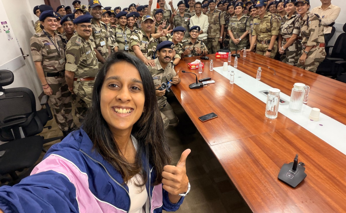 Womens World Cup Hero Jemimah Rodrigues Honoured By CISF Personnel At ASG Mumbai Airport