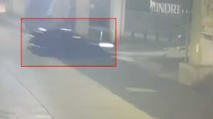 2 Cousins Die As Car Spins Out Of Control, Hits Pune Metro Pillar