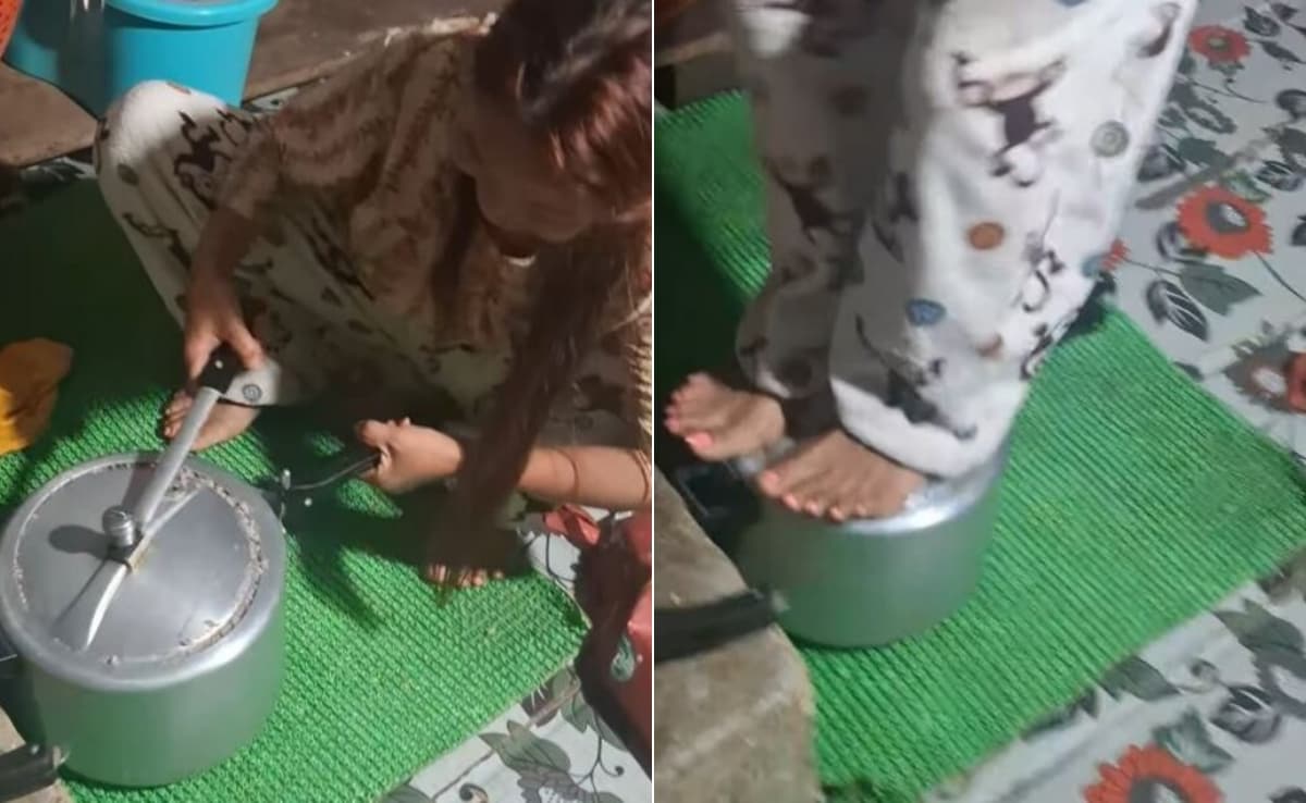 कुकर खोलने का धांसू तरीका! ढक्कन नहीं खुला को पैर रखकर चढ़ गई, महिला को देख हक्का-बक्का रह गए लोग