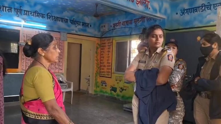 Pune News : हिंजवडीत 20 चिमुकल्यांना कोंडून अंगणवाडी सेविका कुठे गेल्या ? निष्पाप मुलांच्या जीवाशी खेळ!