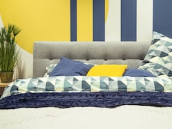 Top Bedsheets Under 1500: बोरिंग इंटीरियर को दें स्&zwj;टाइलिश टच, इन Bedsheets के संग