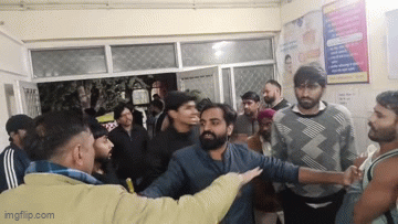 अलवर में रोड रेज या रंजिश? मां का इलाज चल रहा था, और बेटा ट्रॉमा सेंटर में पीटा जा रहा था; 6 गिरफ्तार