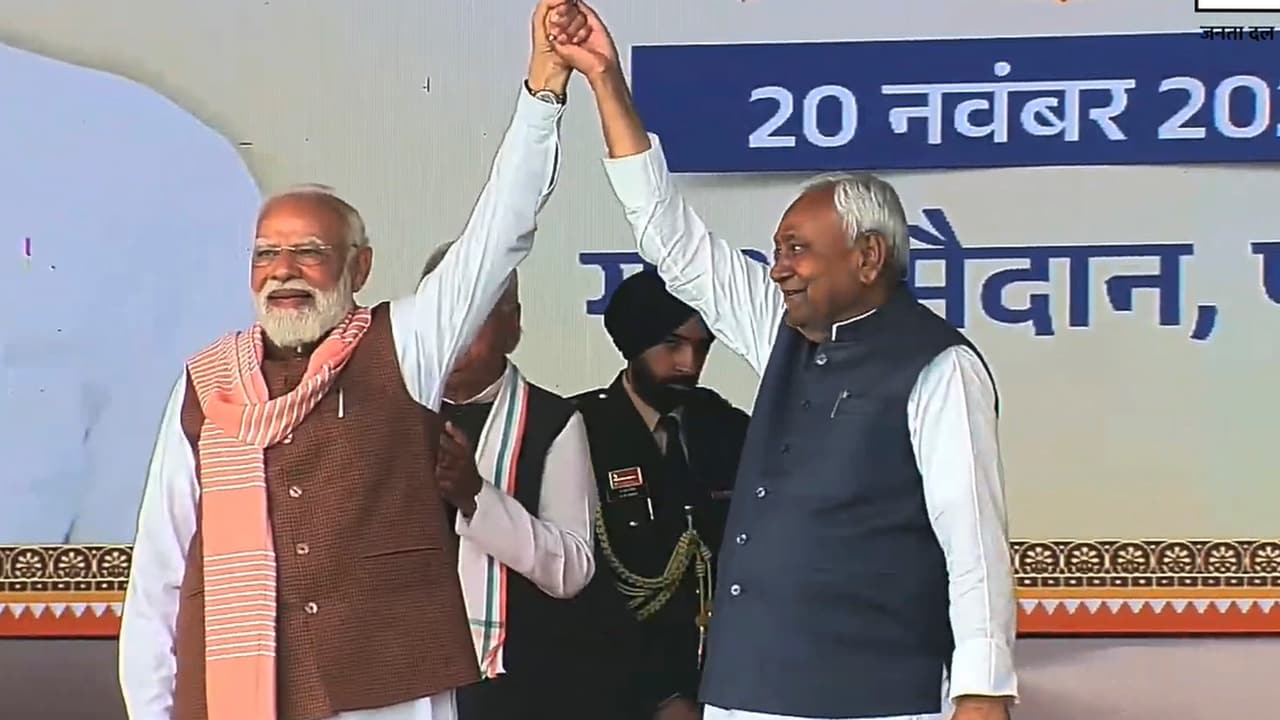 Nitish Kumar 10.0 Sworn In Amid NDA Show Of Strength