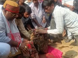 मस्जिद परिसर की खुदाई में मिलीं राम-सीता की मूर्तियां, दूर-दूर से देखने आए लोगों ने शुरू की पूजा