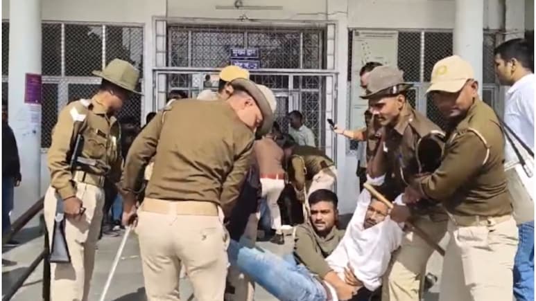 उदयपुर की मोहनलाल सुखाड़िया यूनिवर्सिटी में ABVP-NSUI के बीच टकराव, पुलिस ने कई छात्रों को हिरासत में लिया