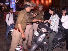 दिल्ली में धमाके के बाद नोएडा के सेक्टर 18 में सर्च ऑपरेशन, सोशल मीडिया पर भी पुलिस की नजर