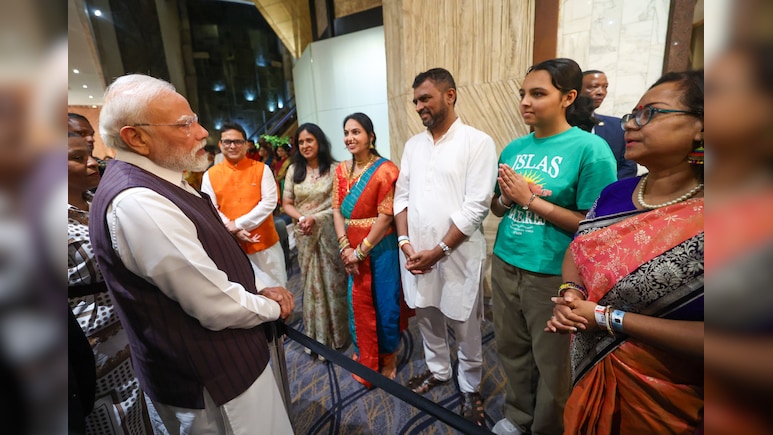 दक्षिण अफ्रीका में 'भारत को जानिए' क्विज के विजेताओं से मिले प्रधानमंत्री मोदी