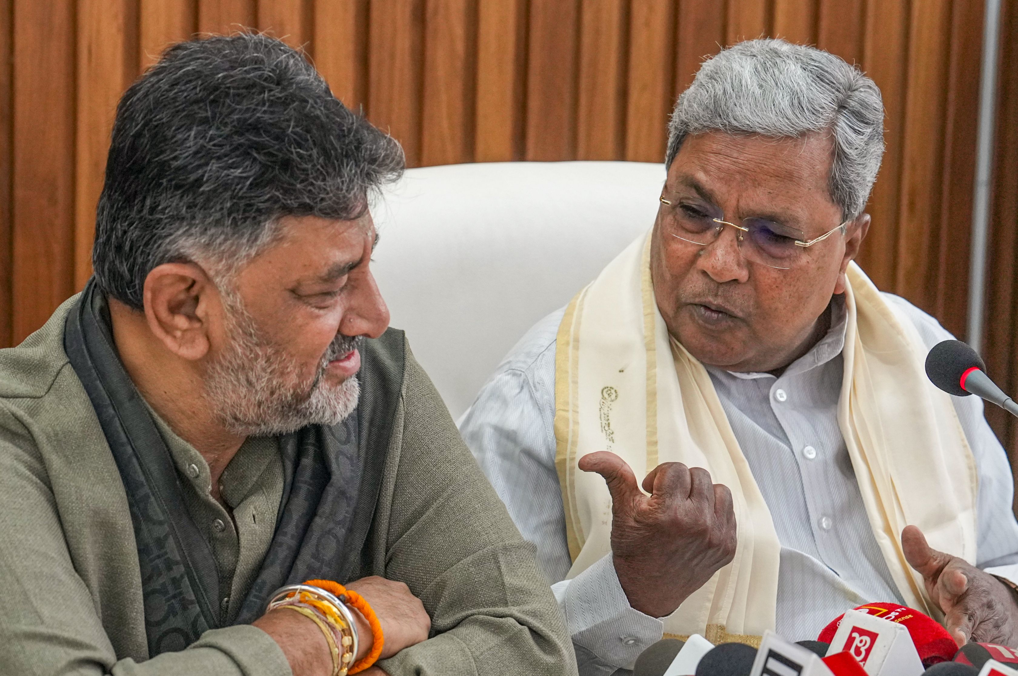 कर्नाटक को मार्च में मिलेगा नया CM? जानें सिद्धारमैया Vs शिवकुमार के बीच 'समझौते' की खास बातें