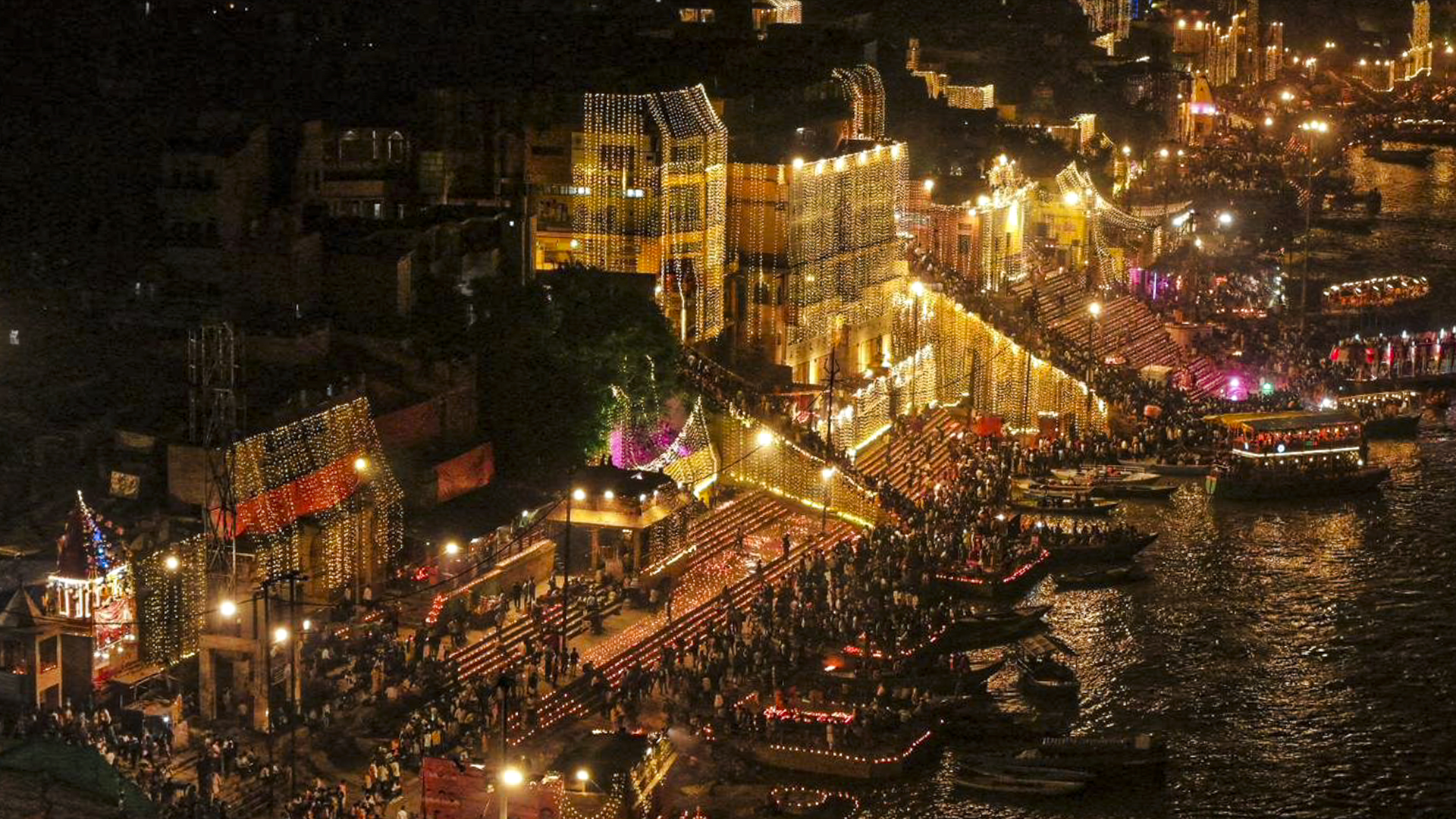 Dev Deepawali Celebrations Begin At The Ganga Ghats in Varanasi