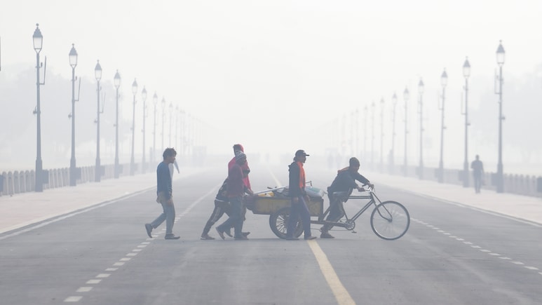 दिल्‍ली के AQI में कोई सुधार नहीं, गुरुवार तड़के ही बवाना में छुआ 392 के आंकड़ा