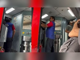 चलती ट्रेन में स्टाफ ने की ऐसी हरकत, देख यात्री ने चुपके से बना लिया VIDEO,रेलवे ने लिया ये एक्शन