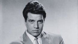 Actor Dharmendra passes away at 89: अभिनेता धर्मेंद्र का निधन, 89 की उम्र में ली अंतिम सांस; मुंबई में हुआ अंतिम संस्कार, बेटे सनी देओल ने दी मुखाग्नि