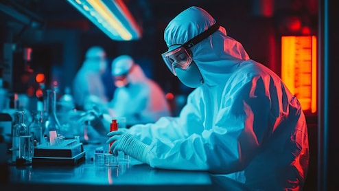 क्या होता है फॉरेंसिक साइंस? जानें भारत की किन यूनिवर्सिटीज में होती है इसकी पढ़ाई