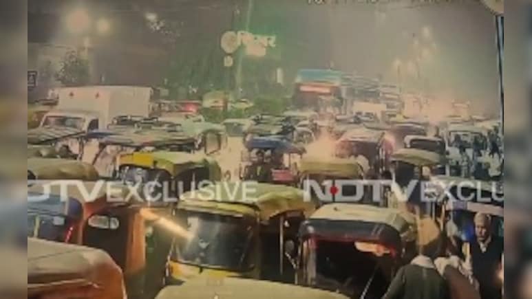 Delhi Blast Video: दिल्ली ब्लास्ट का नया CCTV, वीडियो में दिखा खौफनाक मंजर; ब्लास्ट के बाद मची अफरातफरी