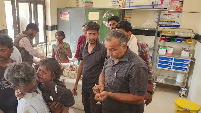 बीकानेर में 25 मजदूरों से भरी पिकअप पलटी, 5 मासूम बच्चों समेत 9 लोग गंभीर घायल