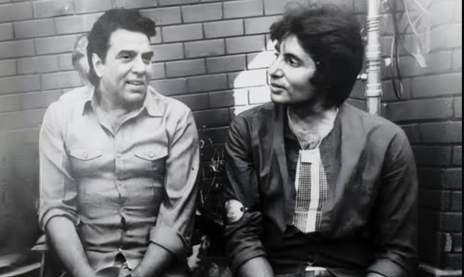 अपने वीरू के निधन से बुरी तरह टूट गए अमिताभ बच्चन, सोशल मीडिया पर लिखा- असहनीय खामोशी छोड़ गया....