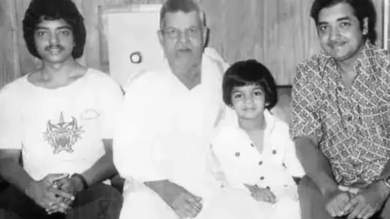 900 सिनेमात काम करणारा सुपरस्टार, 85 अभिनेत्रींसोबत केलाय रोमान्स, 1 वर्षात 39 फिल्मची ऑफर, फोटोत ओळखा पाहू