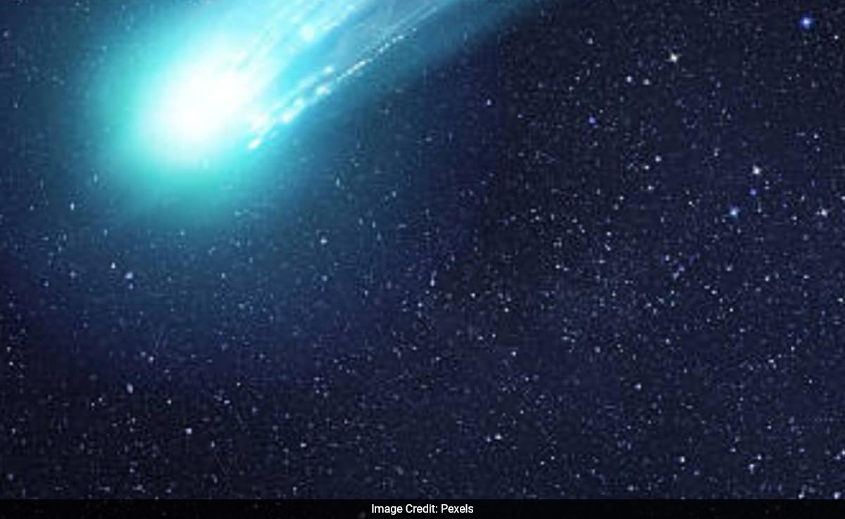 Interstellar Comet 3I/ATLAS Brightens And Turns Blue, Here’s What Scientists Say