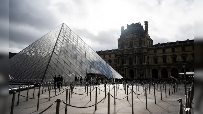 Months After Louvre Heist, Fresh Trouble For Museum As Staff Continues Strike