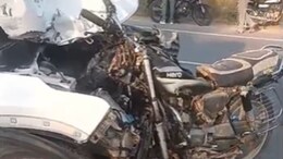 Rajasthan: कार और बाइक की भीषण भिड़ंत, पति-पत्नी और बेटे की मौके पर ही हो गई मौत
