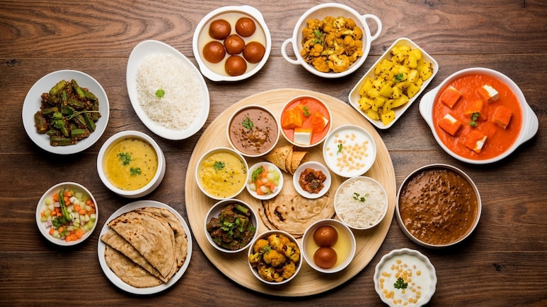 Thalinomics: एक महीने में दाल और प्‍याज के रेट घटे, जानिए कितनी सस्‍ती हो गई वेज और नॉनवेज थाली