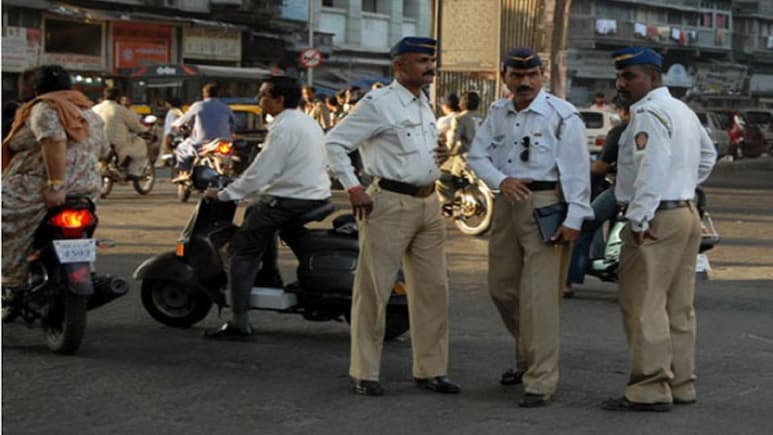 Virar News: विरार ट्रॅफिक पोलिसांचा धक्कादायक प्रताप!  जप्त केलेली वाहने जमा न करता परस्पर.., काय आहे प्रकरण?