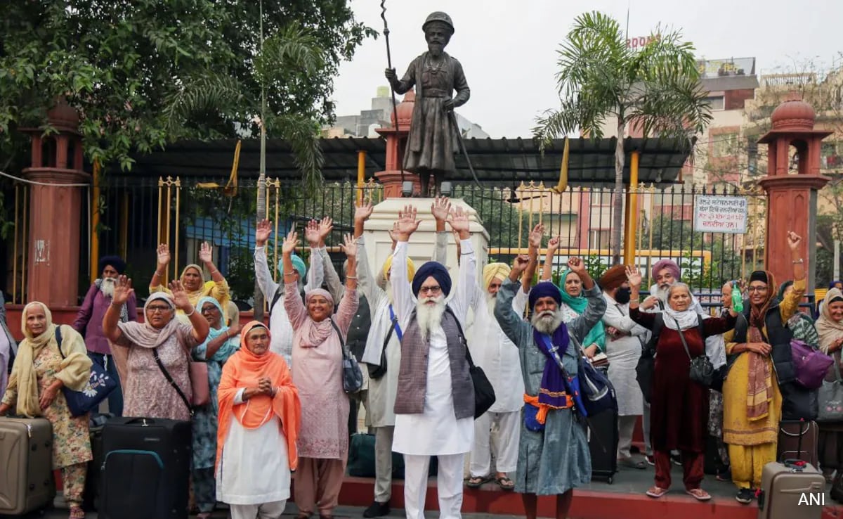 'You're Not Sikh': 14 Indian Hindus Denied Entry By Pak On Guru Nanak Jayanti