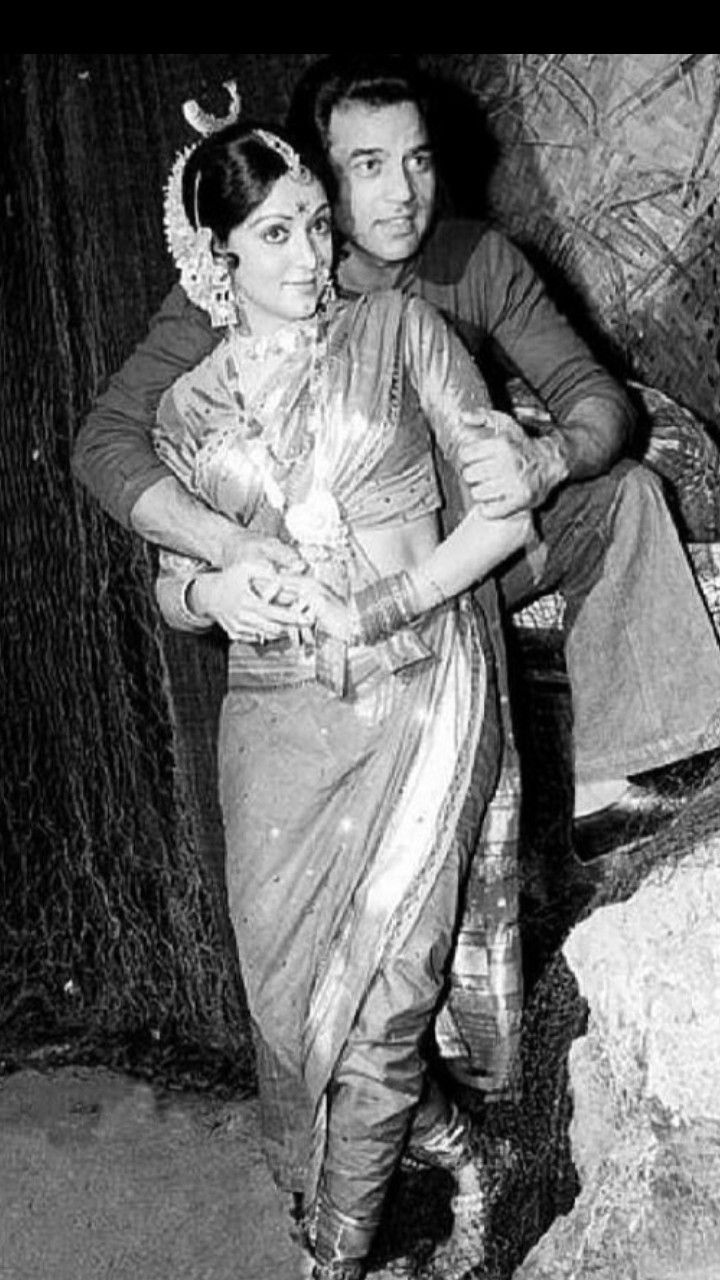 Dharmendra's Last Post Was An Unmissable Photo With His 'Dream Girl' Hema Malini