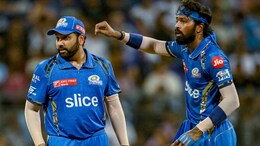 IPL Trade News : मुंबई इंडियन्सचं सिक्रेट डील ! बड्या खेळाडूला टीममध्ये घेतलं? रोहित शर्माचा आहे खास मित्र