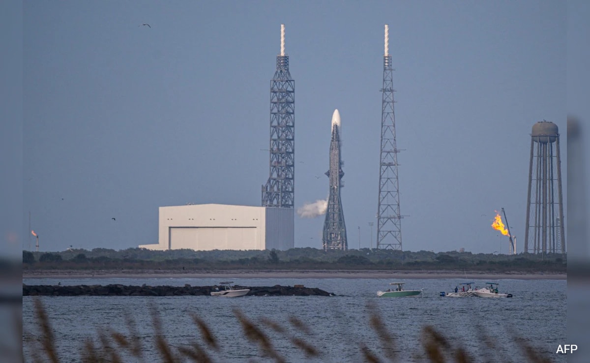 Jeff Bezos's Blue Origin Postpones Rocket Launch Over Weather Issues