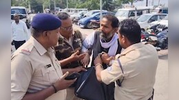 कलेक्टर ऑफिस में आत्मदाह की कोशिश, पेट्रोल लेकर पहुंचा जनपद सदस्य; सुरक्षा कर्मियों ने ऐसे किया बचाव