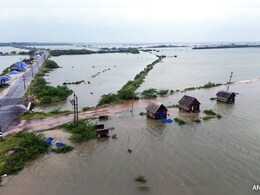 LIVE: 'दितवा' के कारण तमिलनाडु में भारी बारिश से आई बाढ़, हाई-अलर्ट पर NDRF-SDRF, जानें हर अपडेट